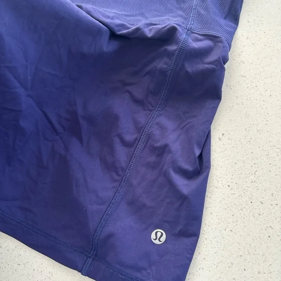 Lululemon size 12 ladies Navy Mesh Accent Top - Picture 5 of 6